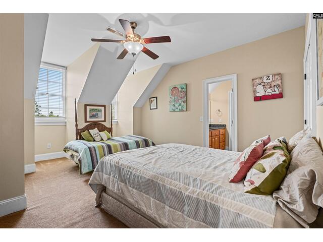 Photo of 160 Hound Hollow Road