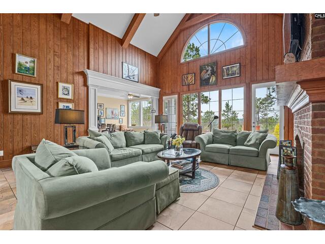 Photo of 160 Hound Hollow Road