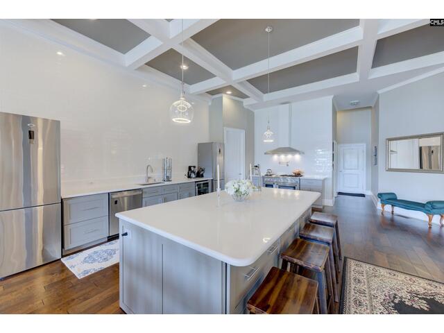 Photo of 305 Northlake Road