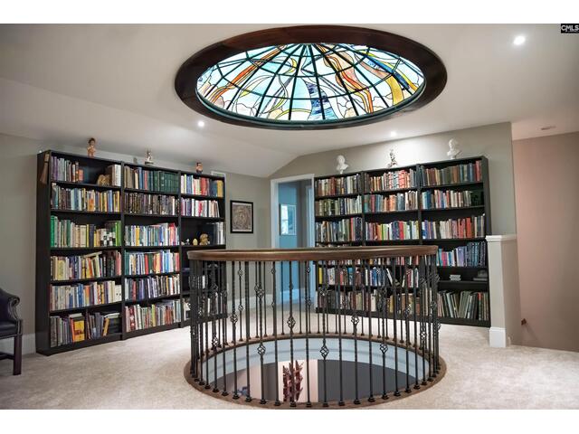 Photo of 305 Northlake Road