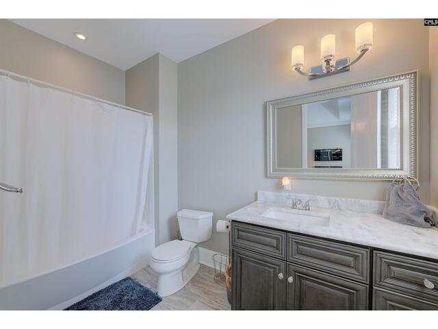 Photo of 305 Northlake Road