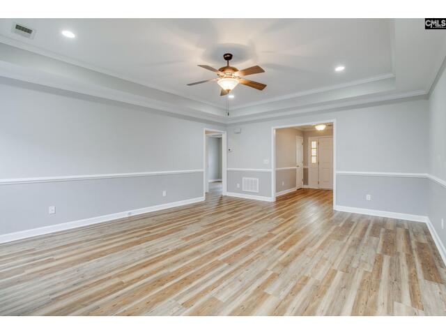 Photo of 121 Hollow Tree Court