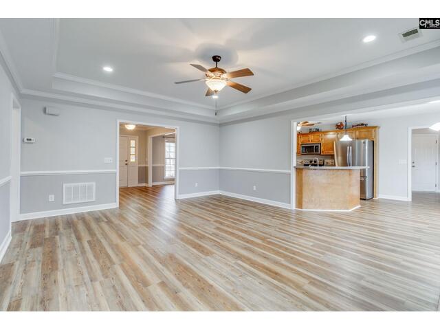 Photo of 121 Hollow Tree Court