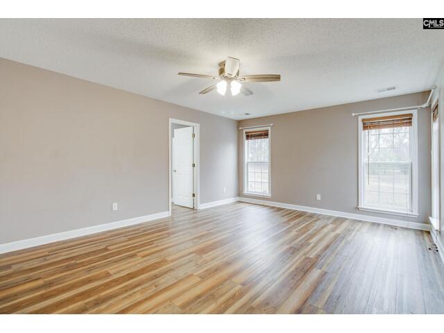 Photo of 121 Hollow Tree Court