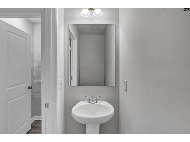 Photo of 305 Windfall Road