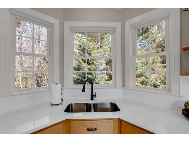 Photo of 1081 Point View Road