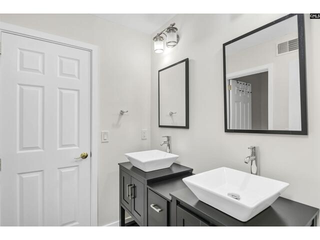 Photo of 15 Glenlake Road