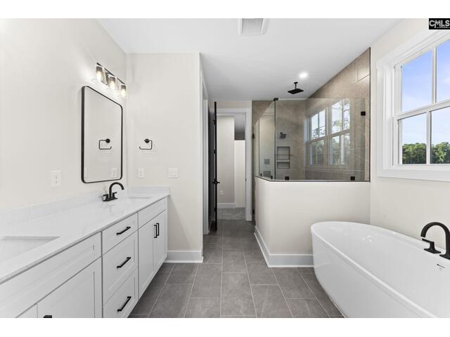 Photo of 2033 Fairway View