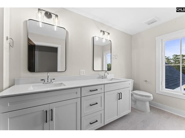 Photo of 2033 Fairway View