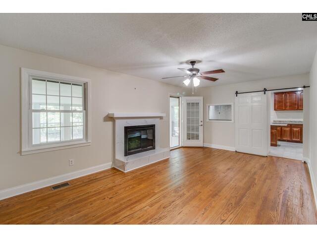 Photo of 2533 Chatsworth Road