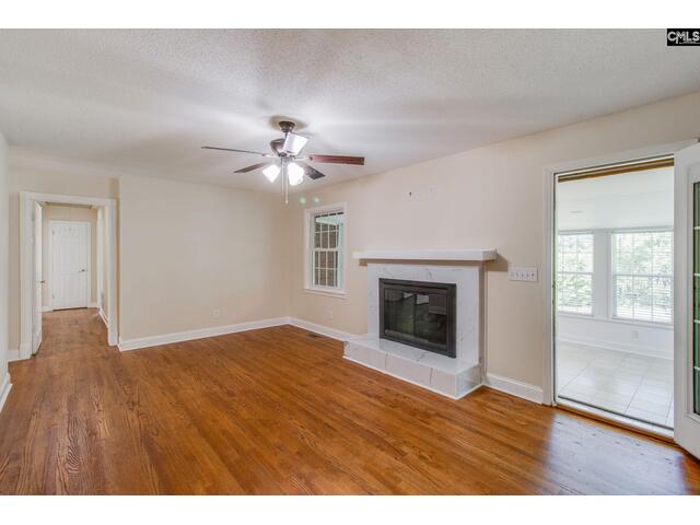 Photo of 2533 Chatsworth Road