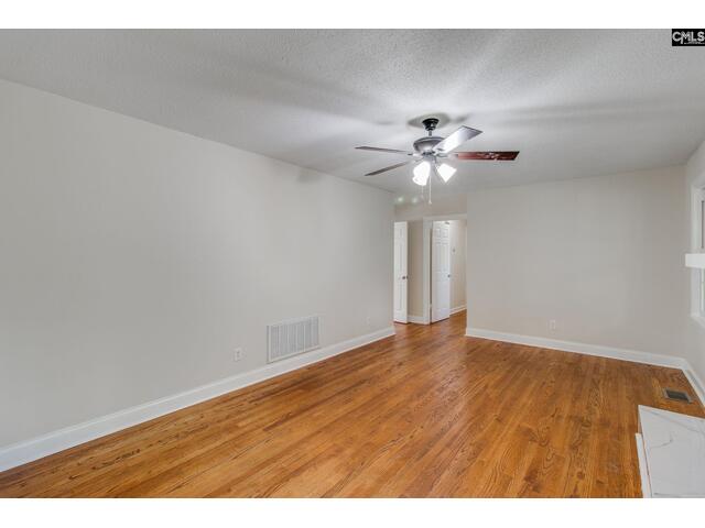 Photo of 2533 Chatsworth Road