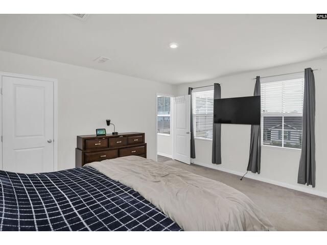 Photo of 943 Sequoia Drive