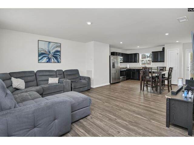 Photo of 943 Sequoia Drive