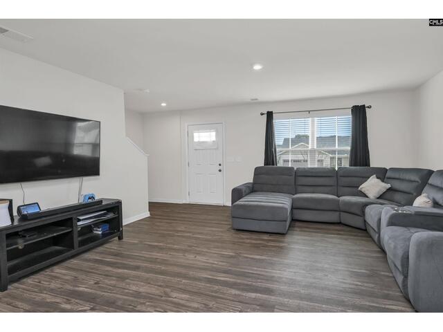 Photo of 943 Sequoia Drive