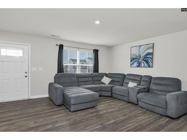 Photo of 943 Sequoia Drive