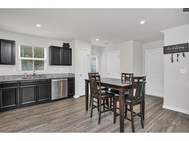 Photo of 943 Sequoia Drive