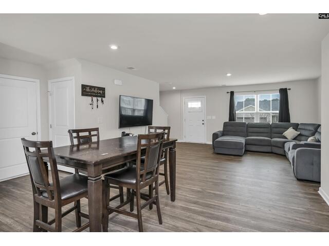 Photo of 943 Sequoia Drive