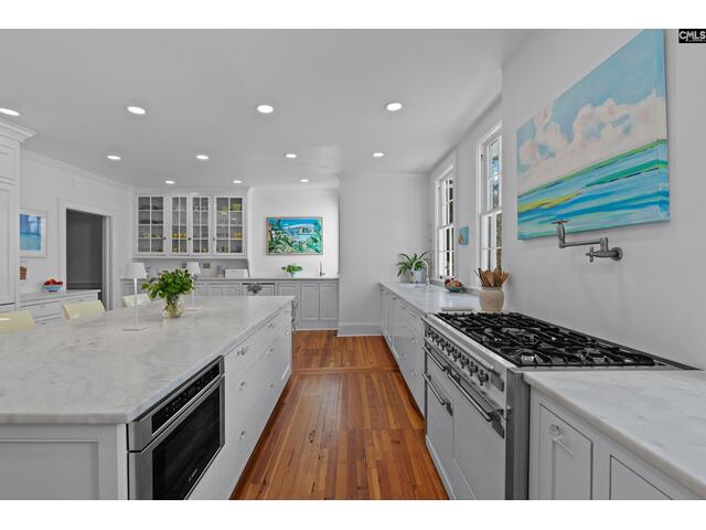 Photo of 2031 Lyttleton Street