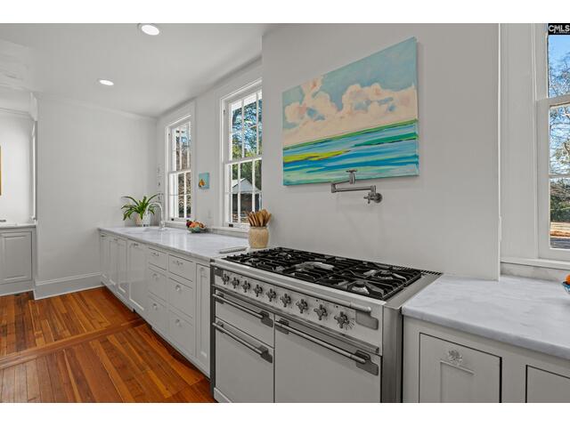 Photo of 2031 Lyttleton Street