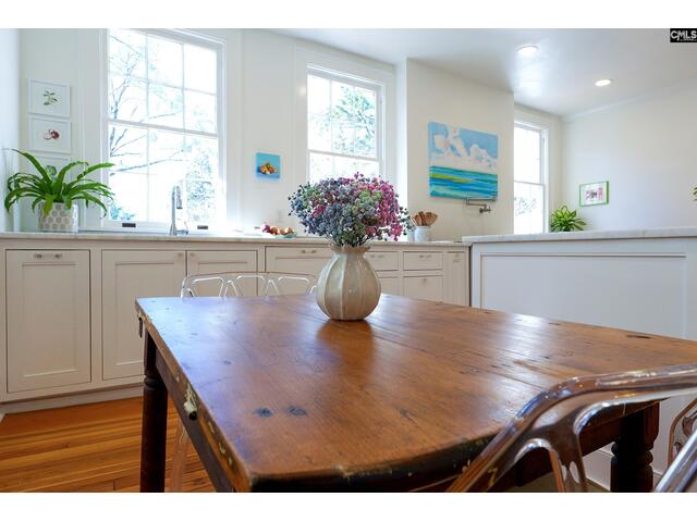 Photo of 2031 Lyttleton Street