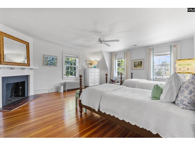 Photo of 2031 Lyttleton Street