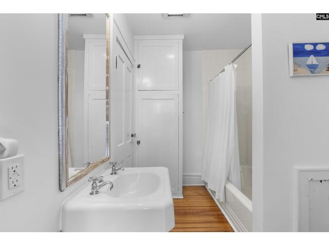 Photo of 2031 Lyttleton Street